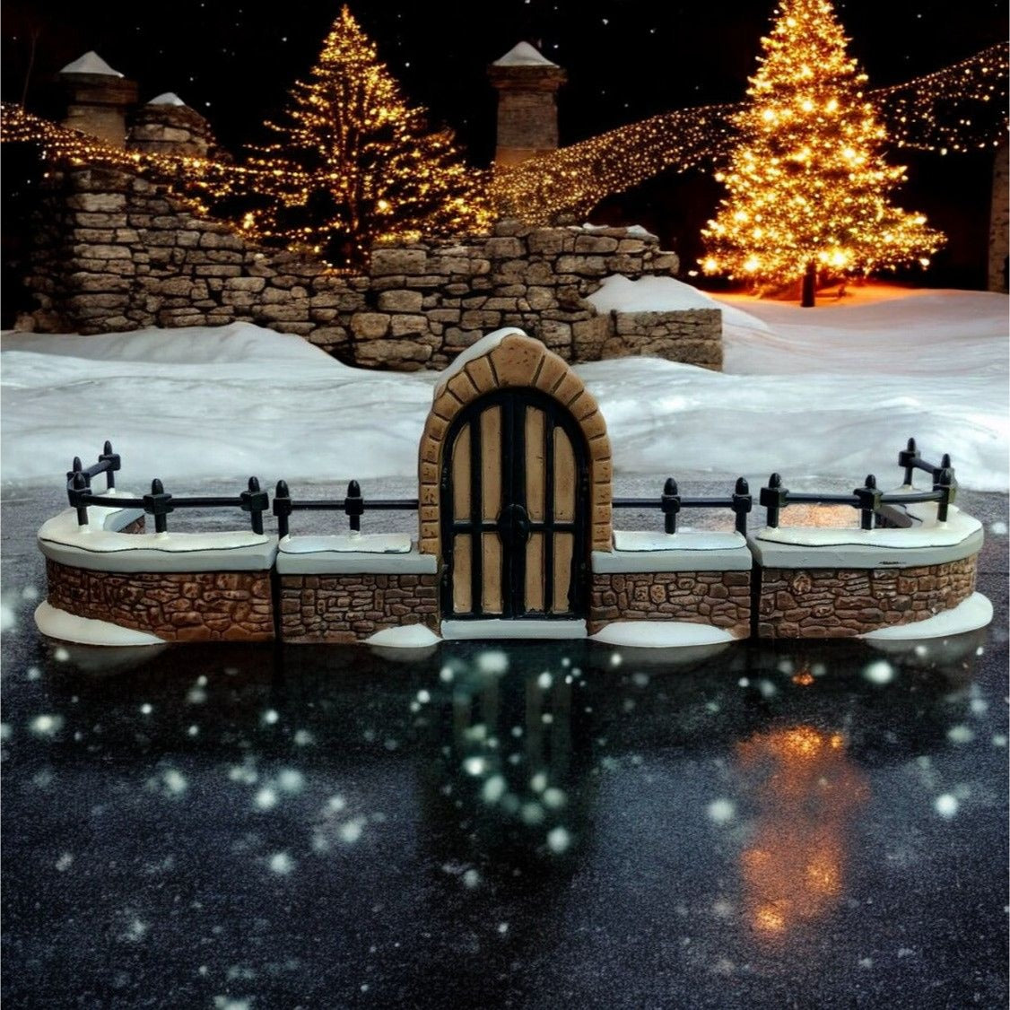 Dept 56 Churchyard Gate and Fence Christmas Village Accessory