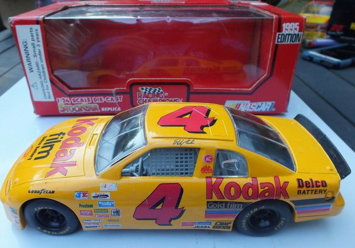 Action Diecast Bank NASCAR 1997 Sterling Marlin #4 Kodak